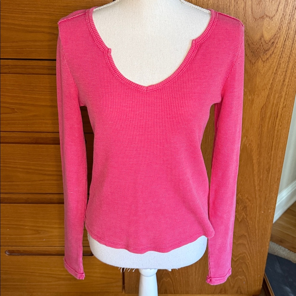 NWT Pilcro brand  Vibrant Pink waffle  Knit Top size M